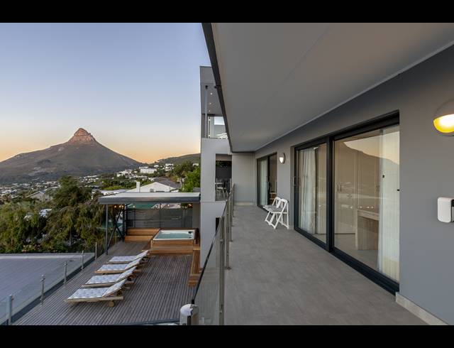7 BEDROOM HOUSE TO LET IN CAMPS BAY